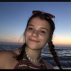 Meet your Posher, Kaelyn